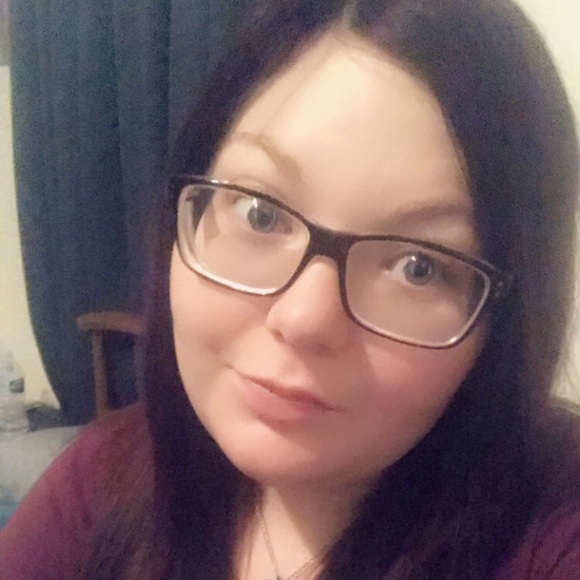 Meet your Posher, Amber - Picture 2 of 2